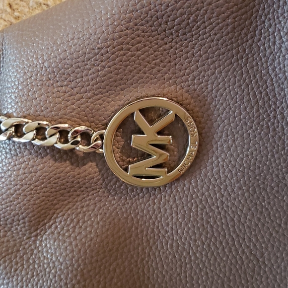 Michael Kors Handbag - Picture 2 of 3